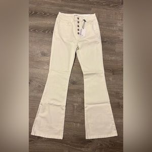 Zenana white denim size 29